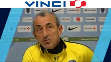 Captura de tela de Paris FC 11